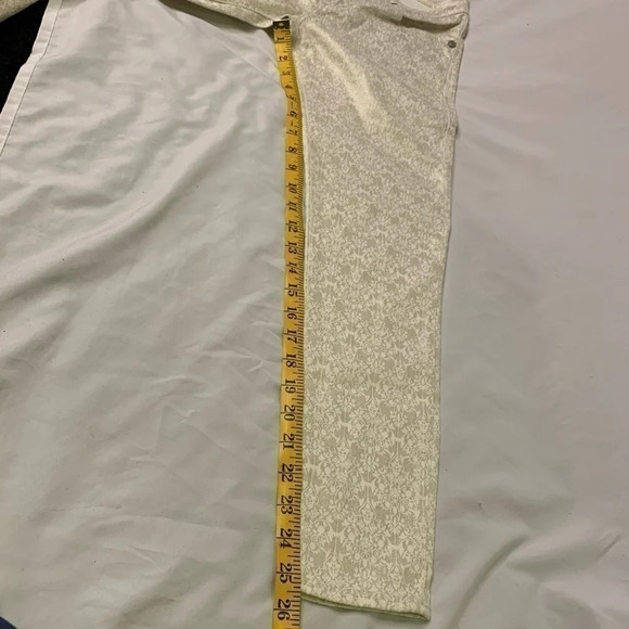 "Golden Glam: Rock & Republic Hamburg Pants, Size 8 - Metallic Shine  & Stylish. - Picture 7 of 8